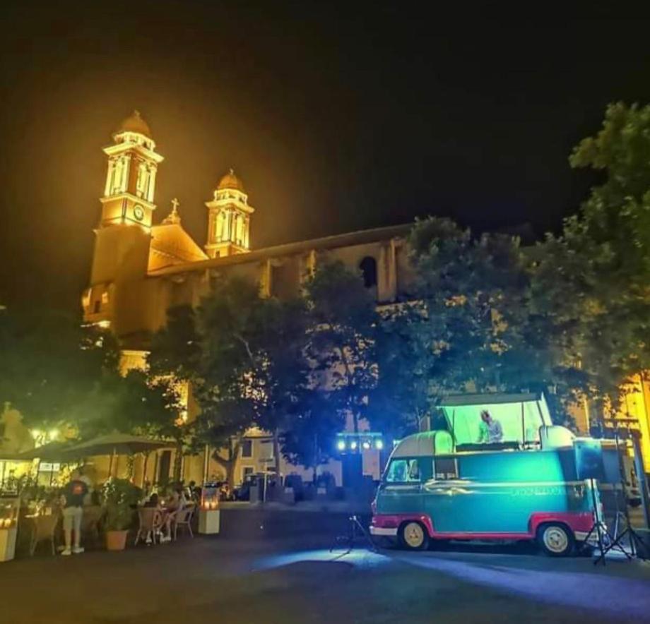 バスティアPepite Bastiaise Place Du Marcheアパートメント エクステリア 写真